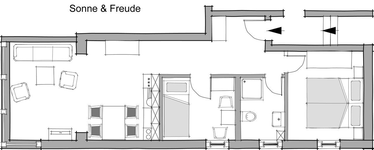 - Apt. 01 *